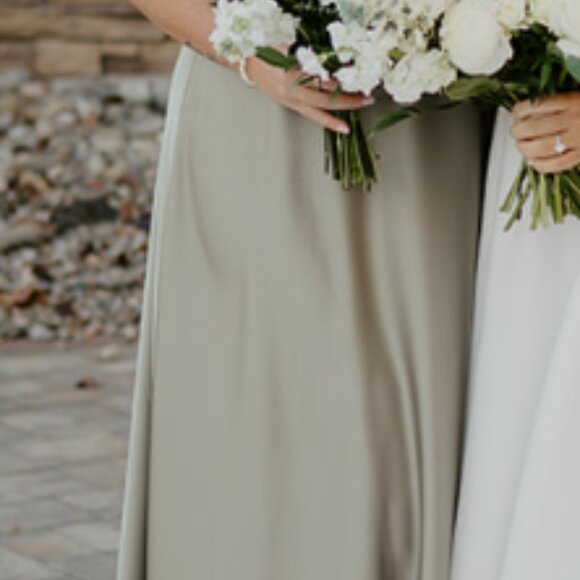 💚✨ Show Me Your Mumu Faith Maxi Dress – Moss Green Satin (XL) ✨💚 - Picture 7 of 14